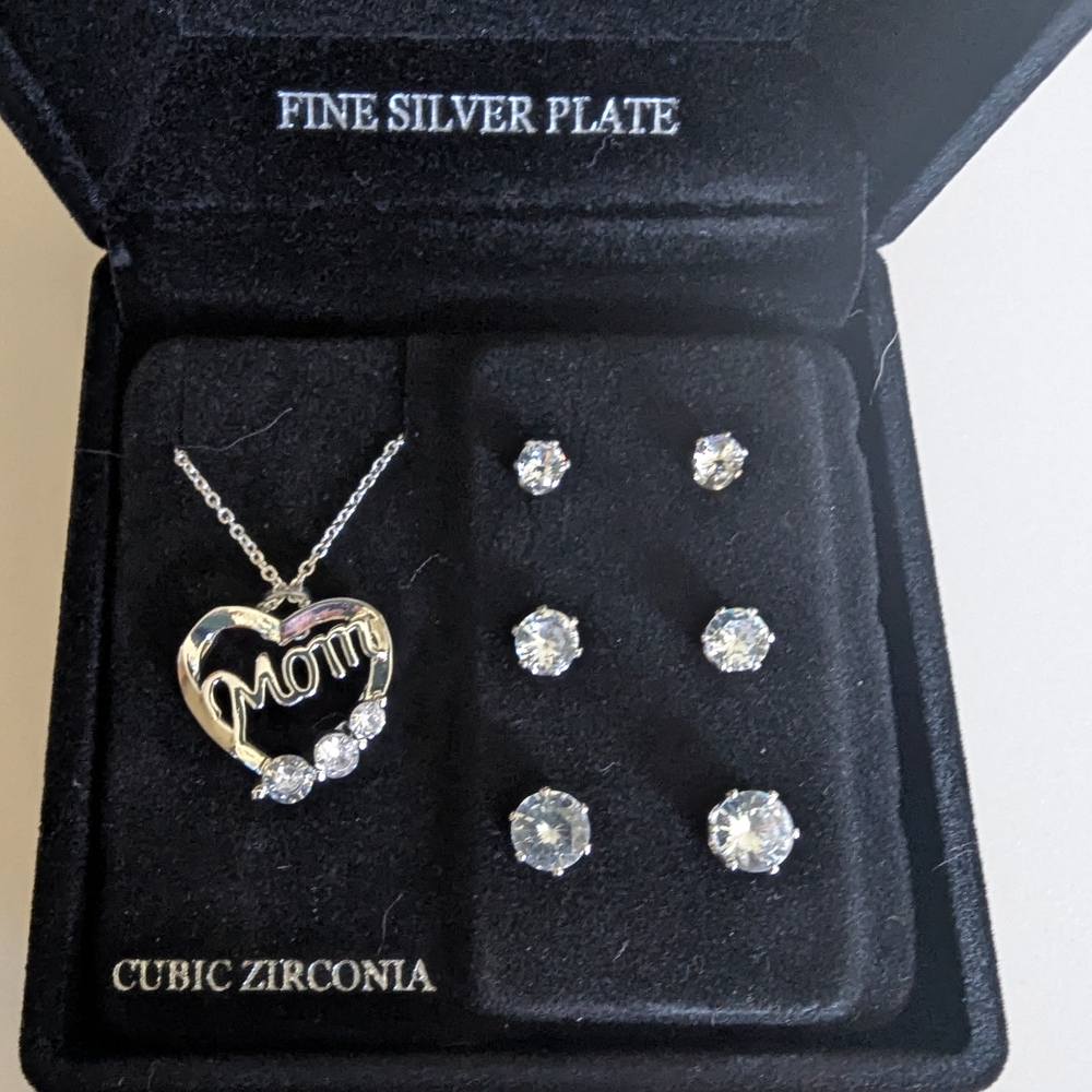 Cubic Zirconia Heart Necklace and Earring Set - Silver
